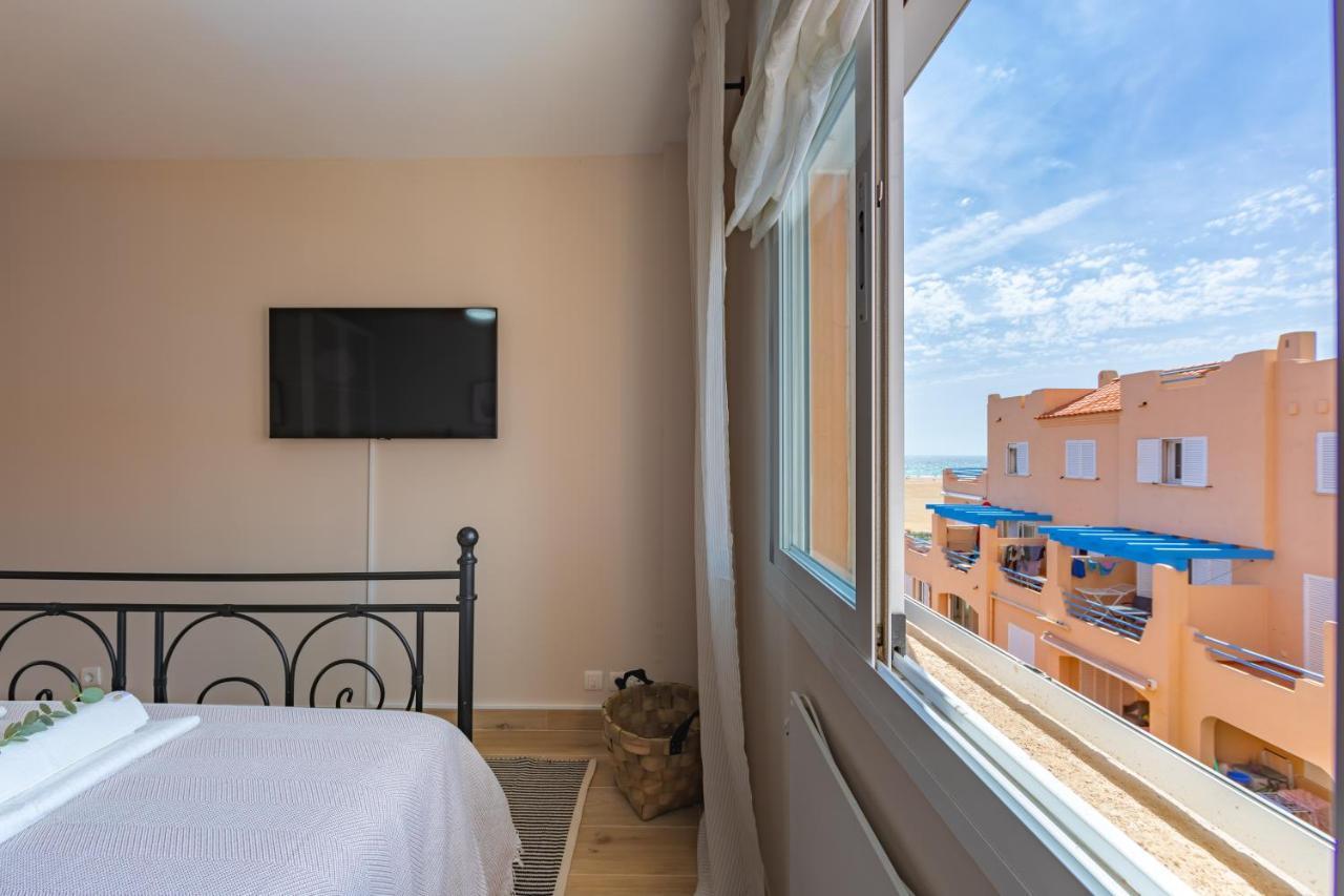 Beachfront, Pool, Terrace, Garage & Fibre Internet Ταρίφα Εξωτερικό φωτογραφία