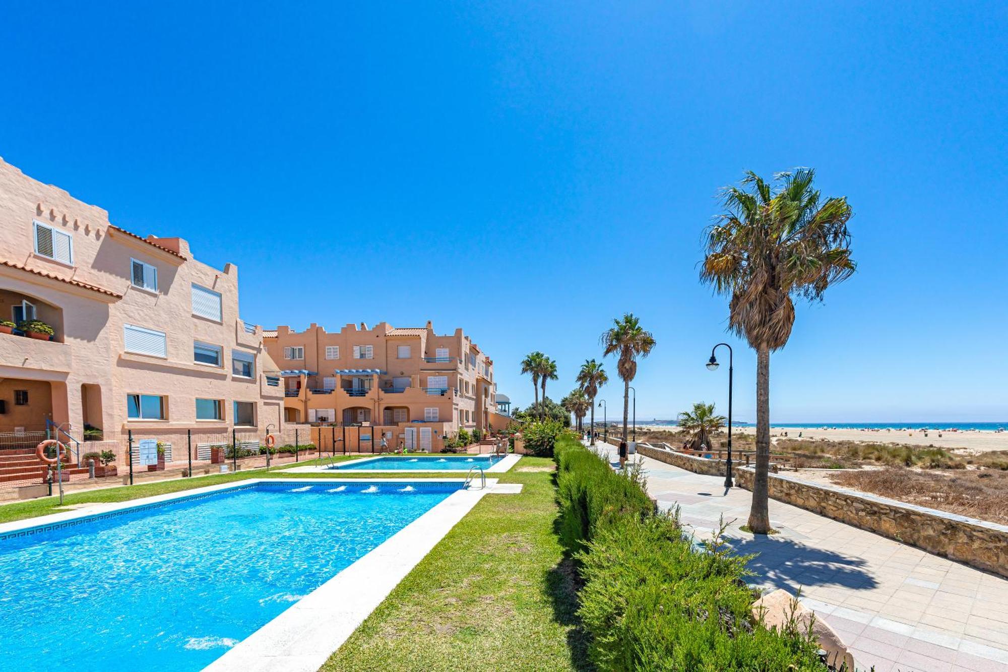 Beachfront, Pool, Terrace, Garage & Fibre Internet Ταρίφα Εξωτερικό φωτογραφία